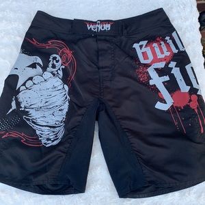 Venum MENS “built to fight” fight shorts S 31/32 small